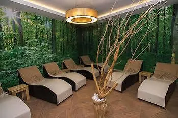 Palm World & Hotel *